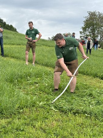 BEZIRKSMÄHEN & AUGO